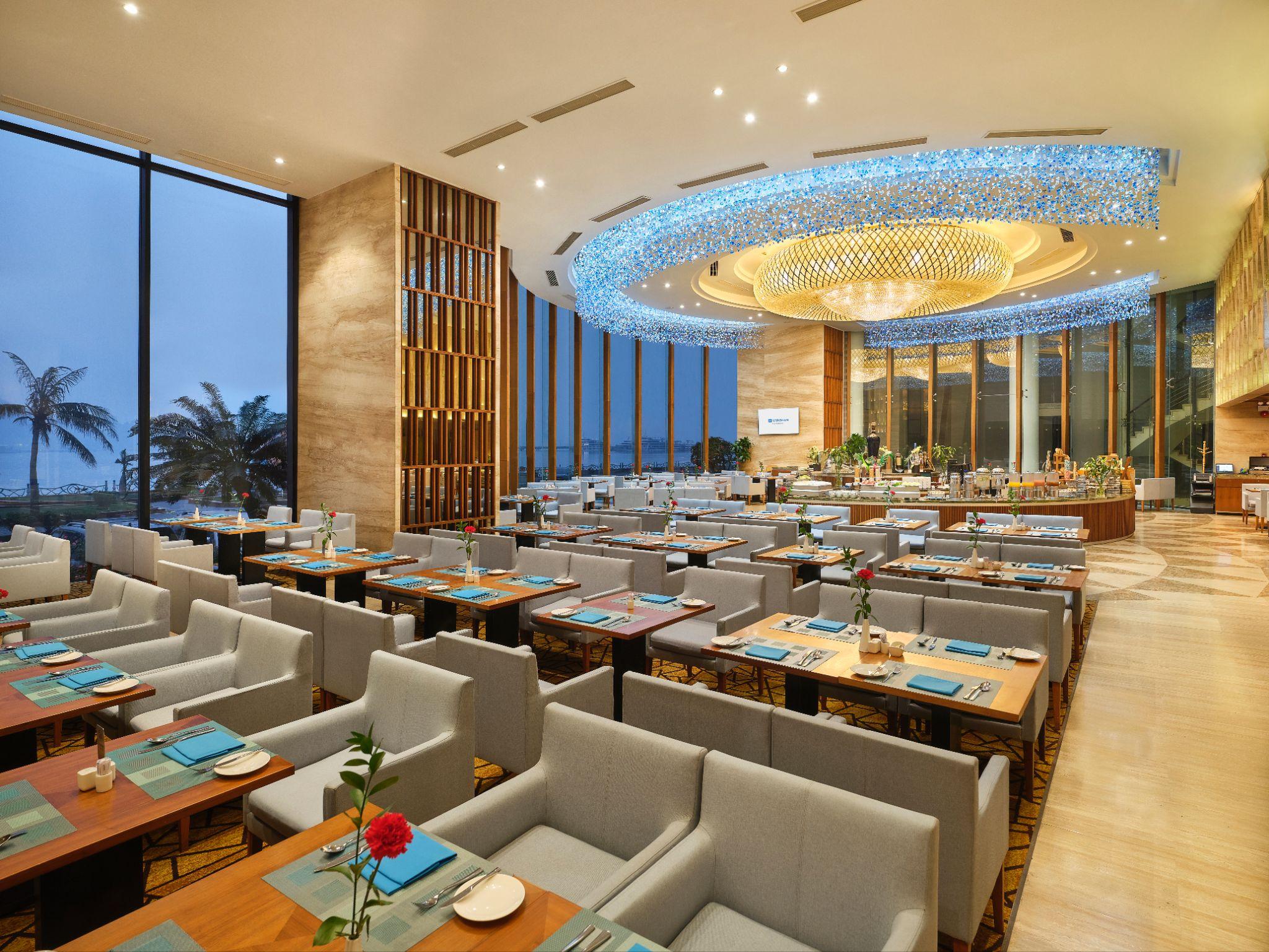 Nhà hàng Wyndham Legend Halong